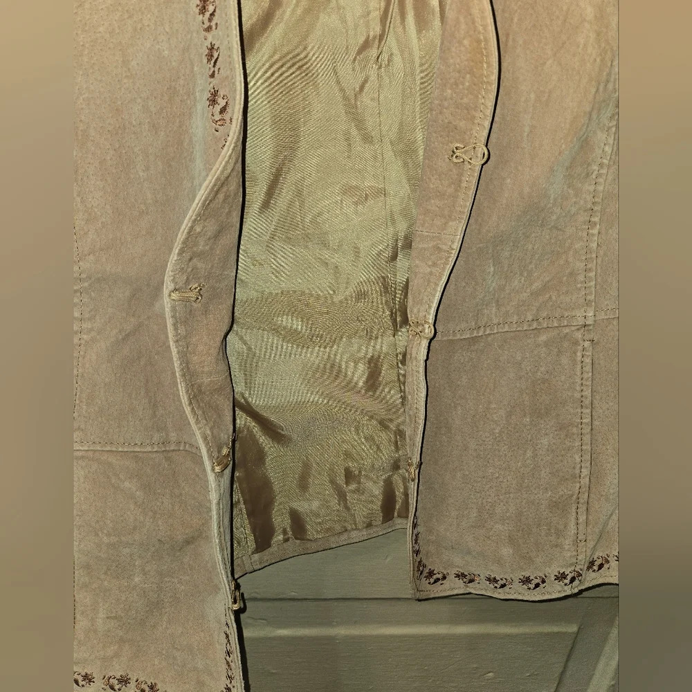 🌴OUTBROOK Ladies Large (12/14) 100% Leather Embroidered Trim Sleeveless Vest - Picture 7 of 7